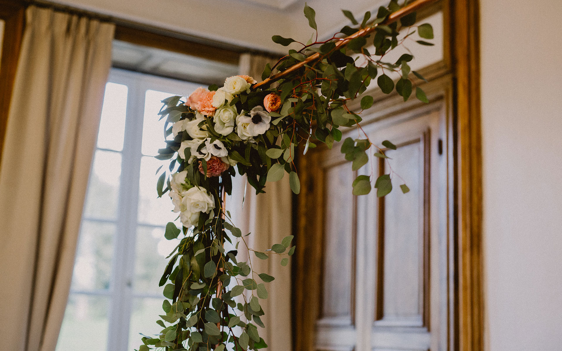 Arche de mariage : faites le plein d'idées pour décorer votre cérémonie  laïque !