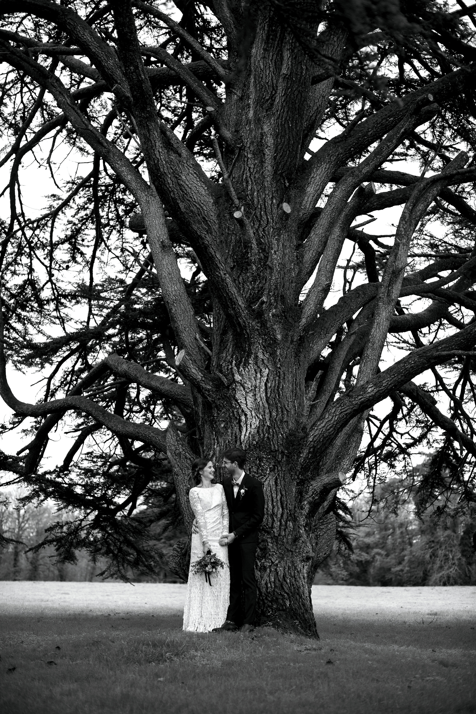 sterenn-officiante_ceremonie-laïque-bretagne-rennes-Romane-Nicolas-mariés-arbre