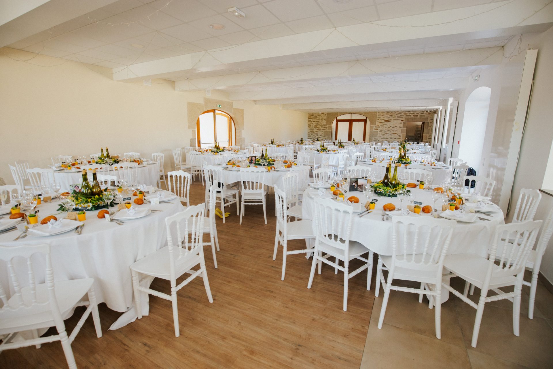 sterenn-officiante_ceremonie-laïque-bretagne-rennes-Claire-Romain-décorations-tables