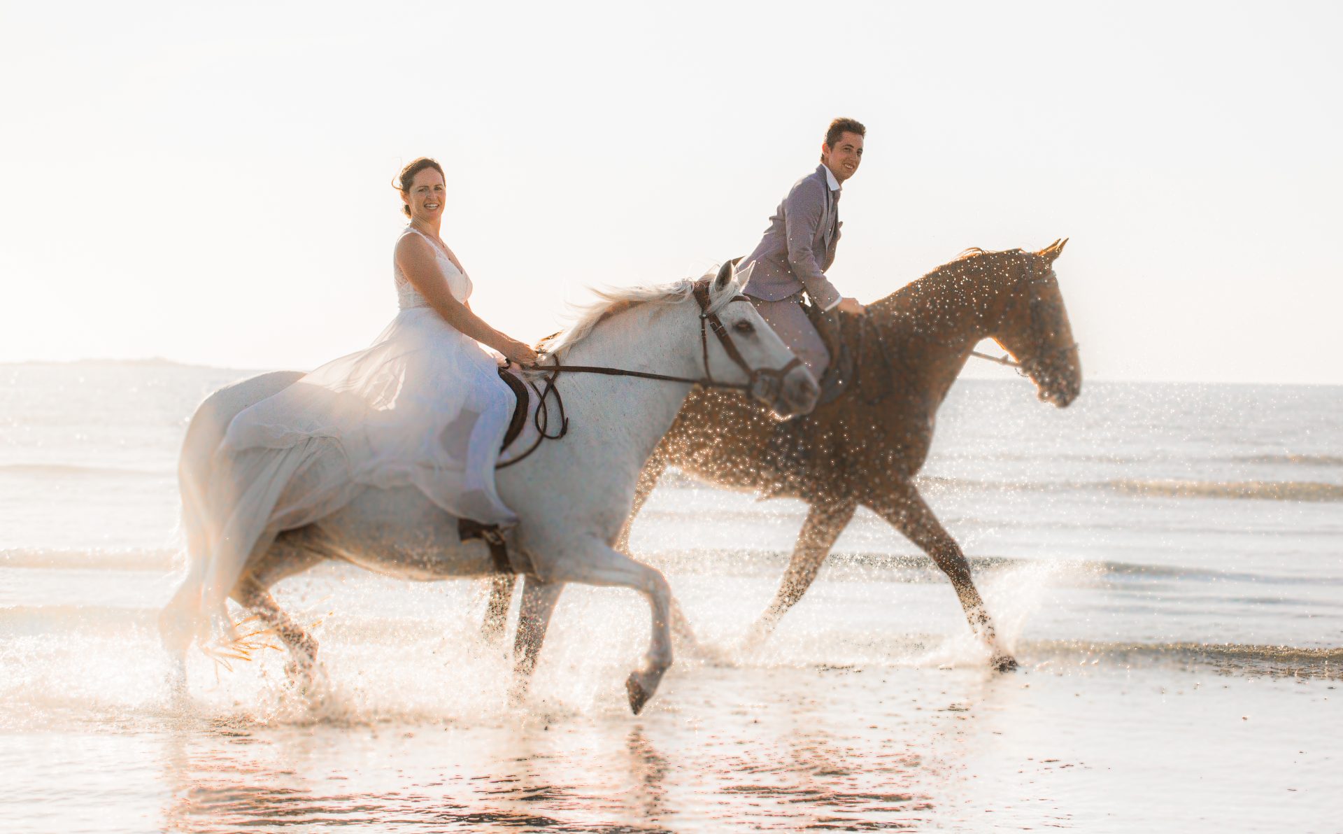 Aurélie et Hugues - mariage Puits de Jeanne - Ceremonie - Chevaux - mer