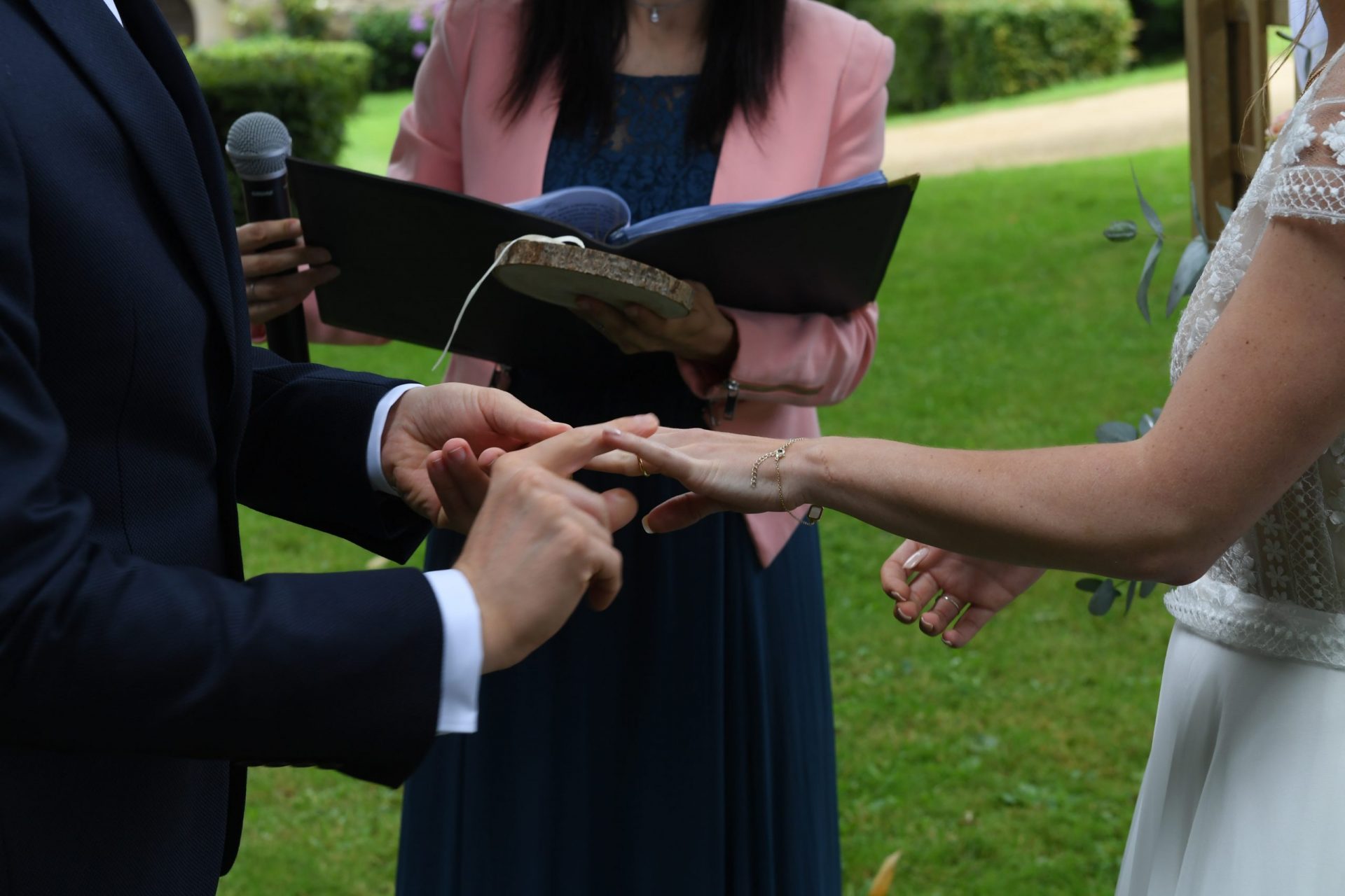 sterenn-anais-officiante-ceremonie-laïque-bretagne-rennes-brest-mariage